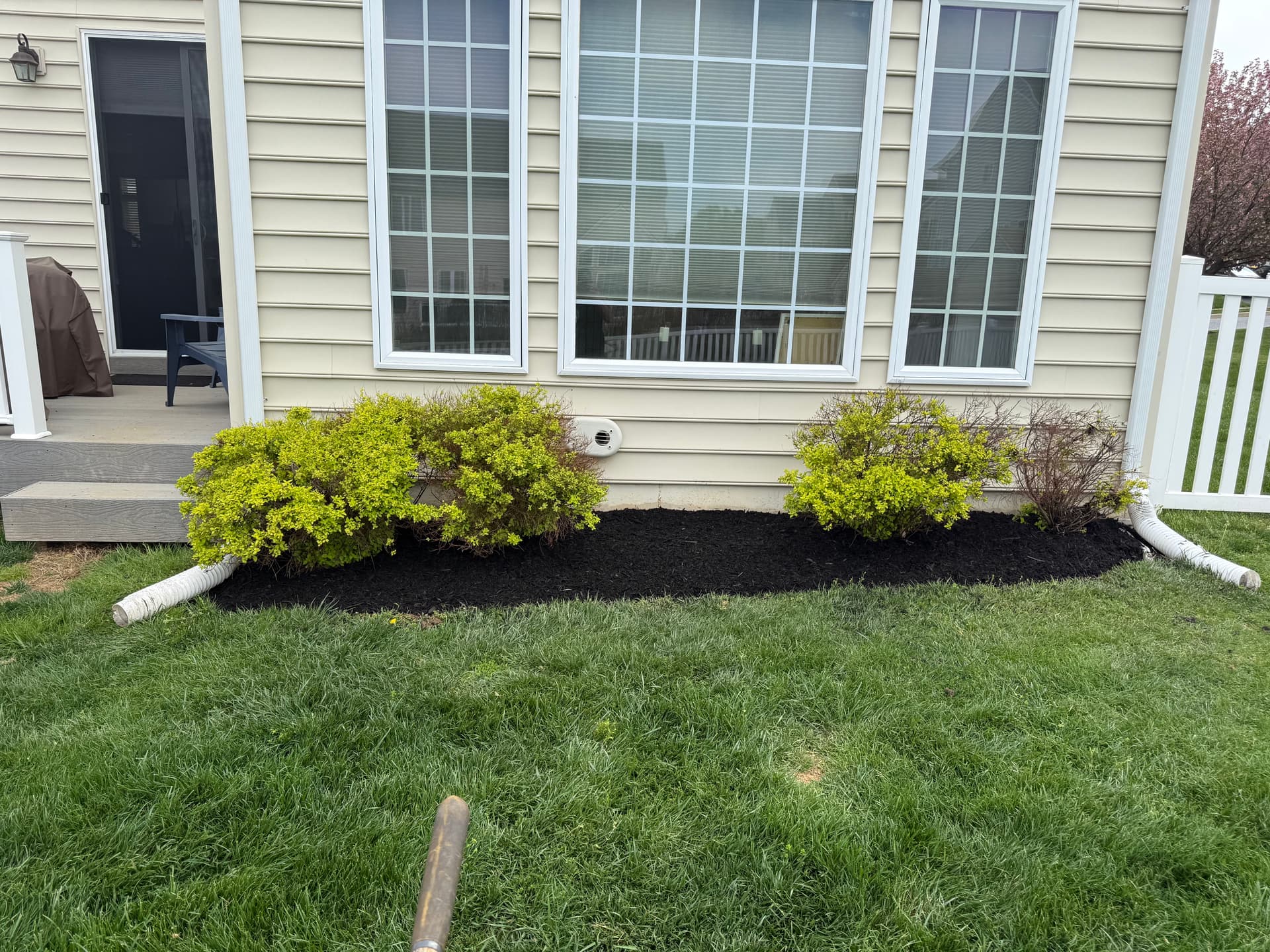 Gallery photos for Fresh Mulch and Lawn Mowing That Took This Property to Another Level: Image #2