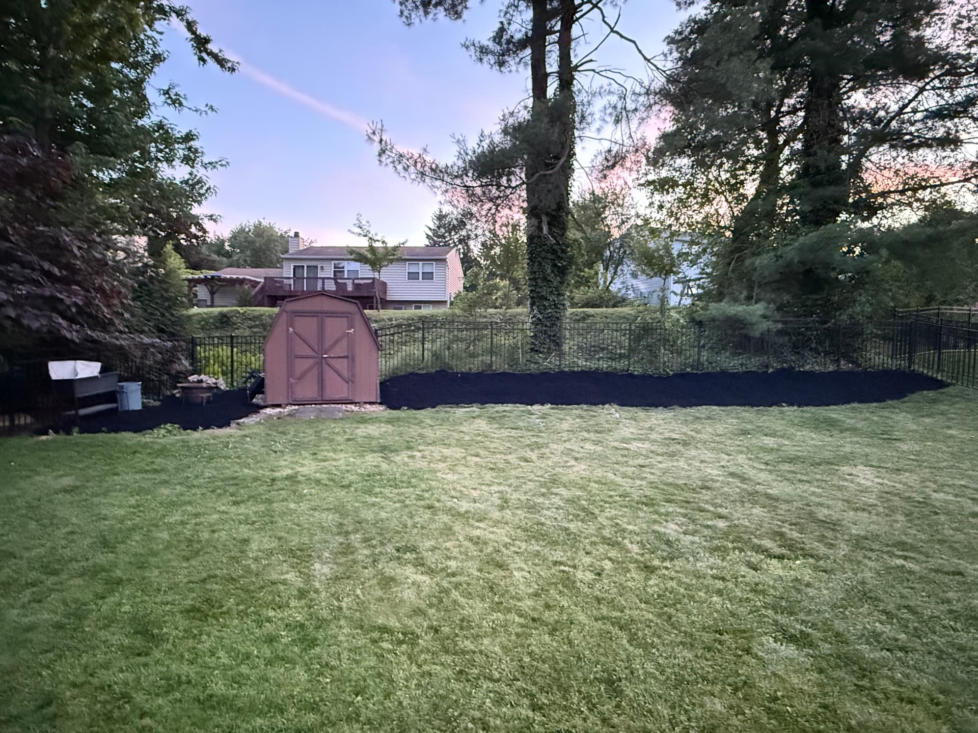 Gallery photos for Black Mulch Refresh That Makes the Whole Yard Look Sharp: Image #7