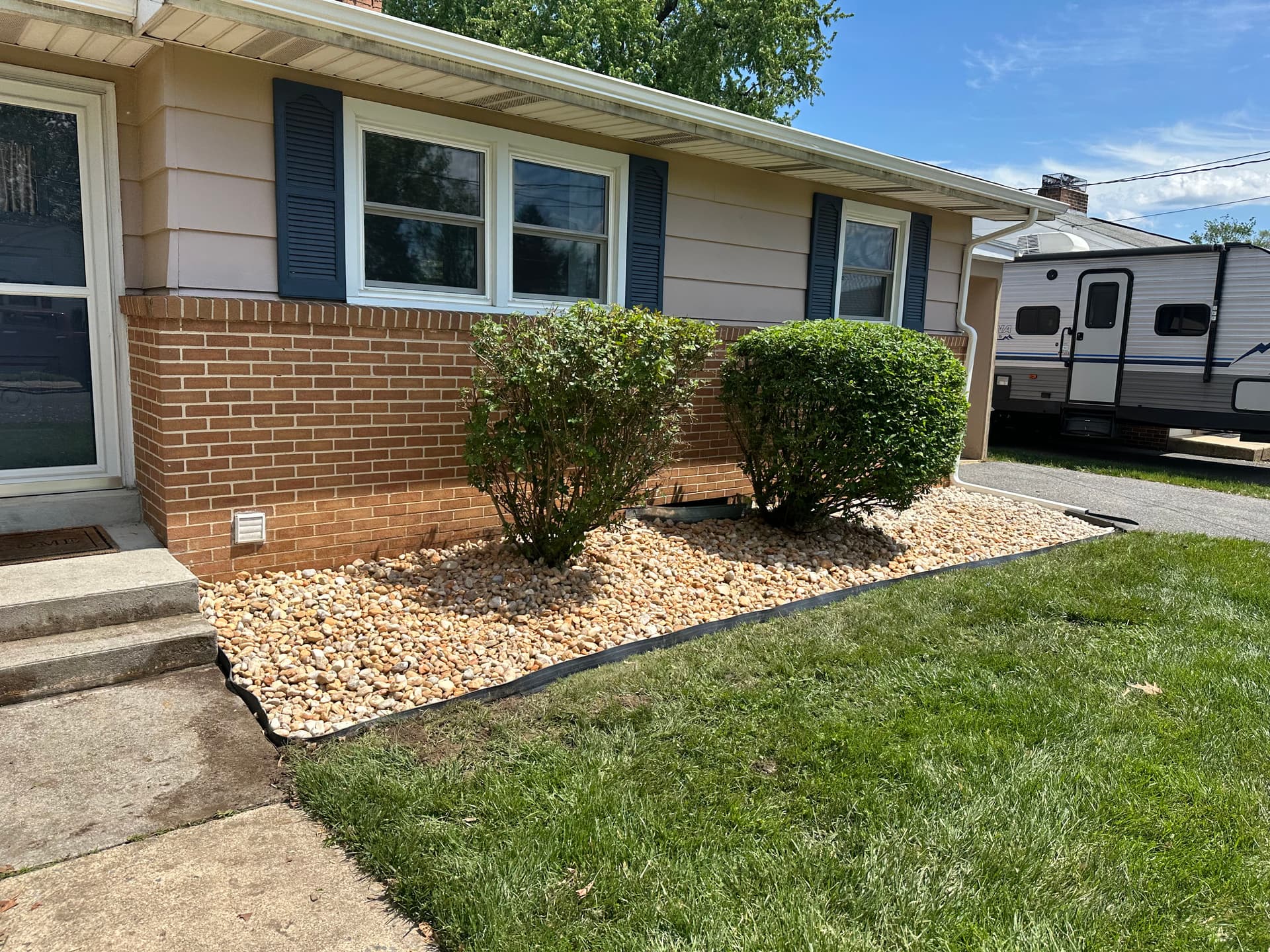 Gallery photos for From Overgrown Mess to Clean Landscape Upgrade: Image #7