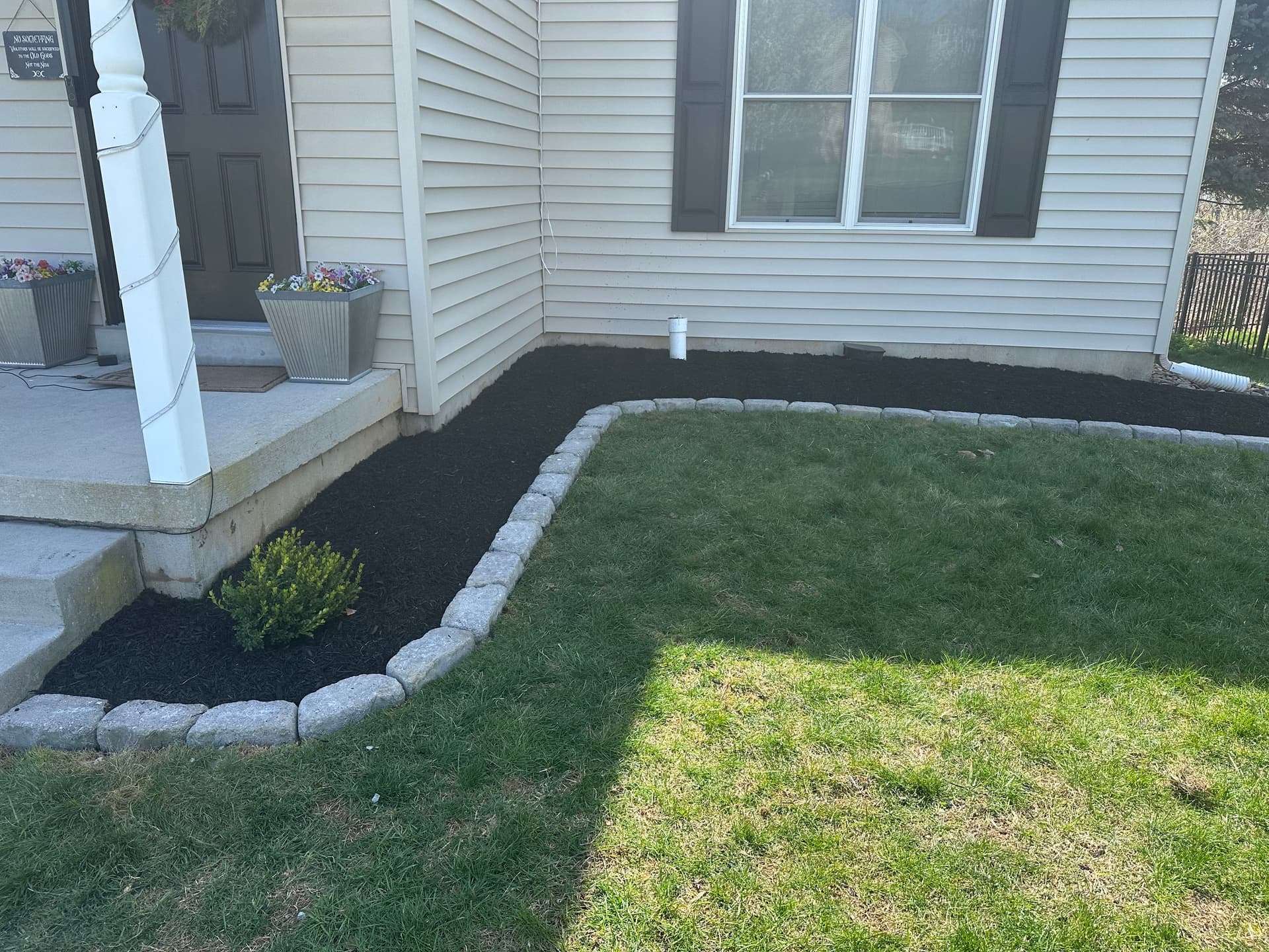 Gallery photos for Front Yard Stone Bed Build with Paver Border and Black Mulch: Image #1
