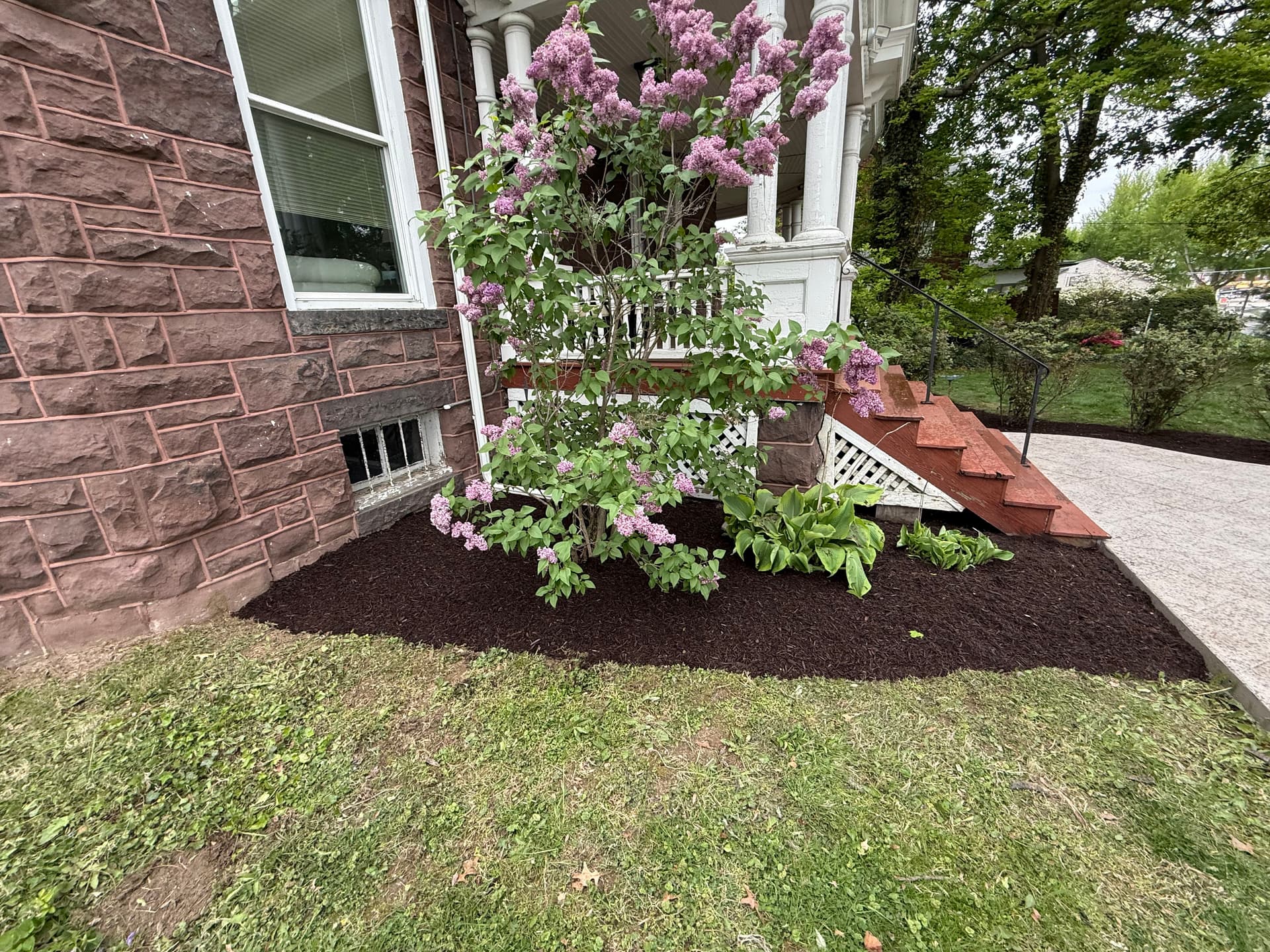 Gallery photos for Fresh Mulch That Makes a Victorian Home's Curb Appeal Pop: Image #4