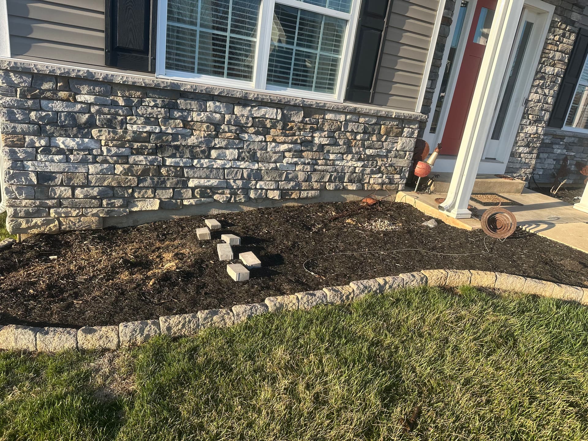 Gallery photos for Mulching and Hardscaping Excellence in Backyard Spaces: Image #2